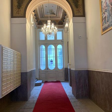 Charles Square Prague Apartment Bagian luar foto
