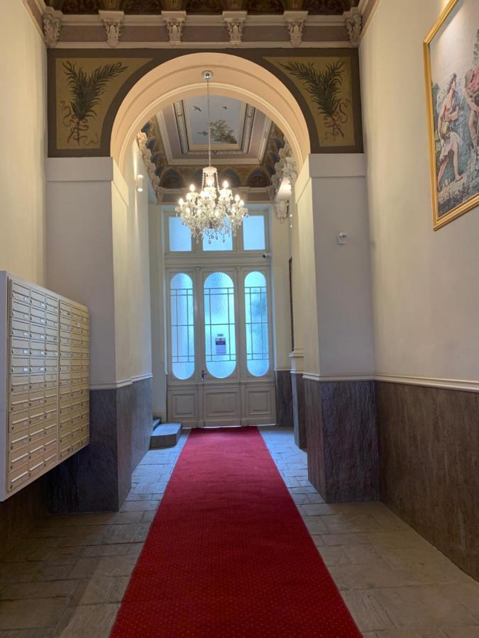 Charles Square Prague Apartment Bagian luar foto